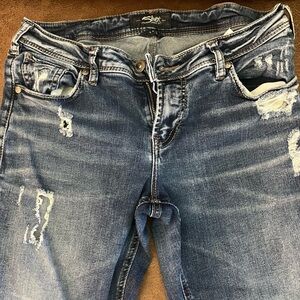 Silver Sam Boyfriend Jeans - Distressed Blue